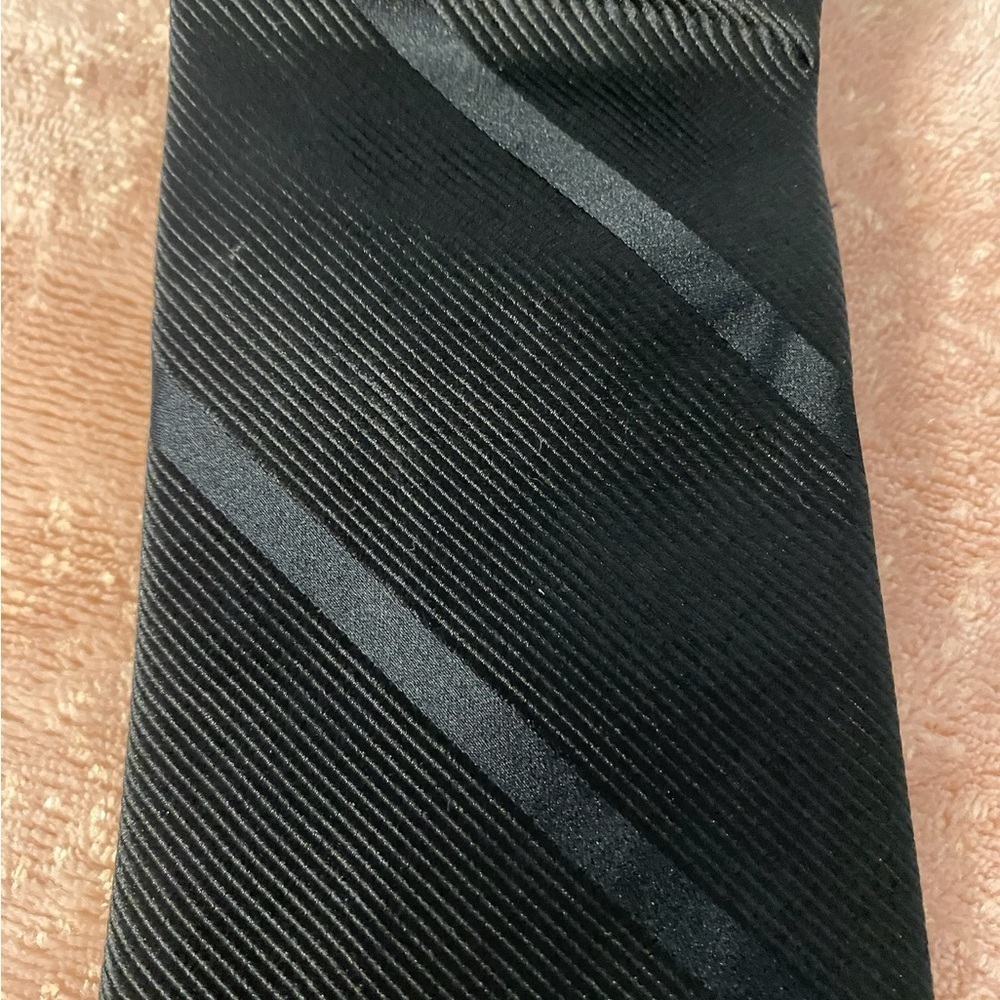 Express Elegant Black Striped Tie - Picture 2 of 5